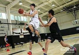 三大交易方案：哈登特雷杨互换，勇士追25+锋线，小卡联手字母哥