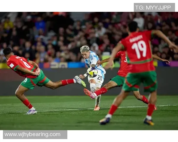 桑德兰主帅勒布里斯否认有意莱比锡前锋奥蓬达：这是假新闻